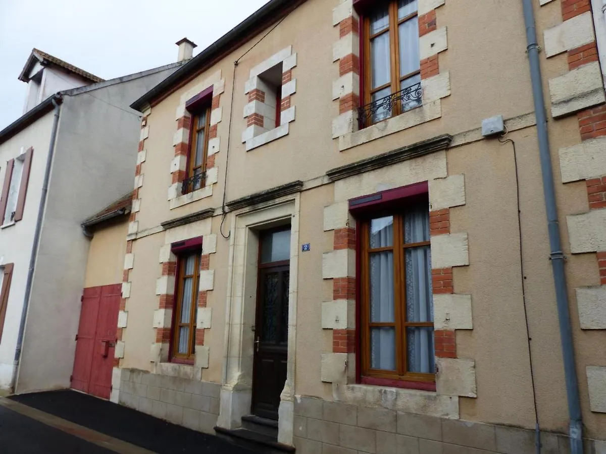 Gîte Saint-Germain-des-Fossés, 5 pièces, 8 personnes - FR-1-489-248 France